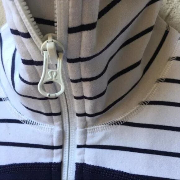 Lululemon In Stride Jacket Quiet Stripe White Deep Indigo / Deep Indigo … - Picture 9 of 11
